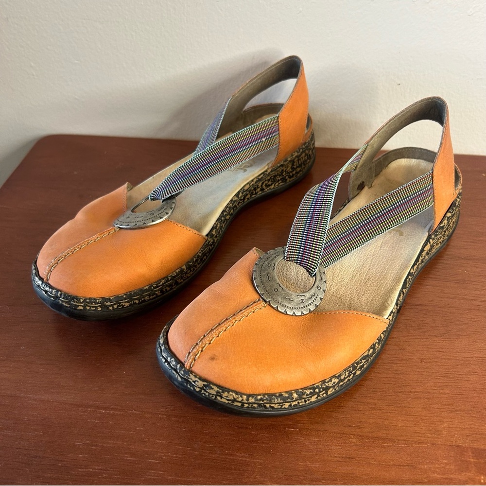 Rieker‎ Leather Daisy Medallion Sandals, Size Euro 39/US 8.5